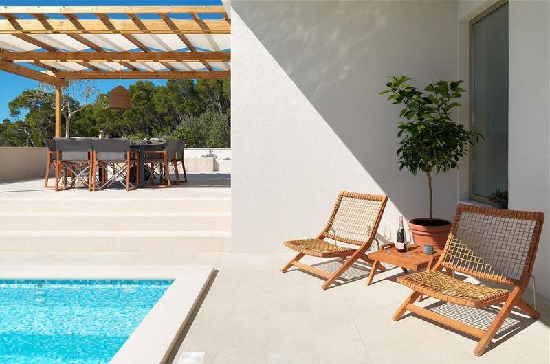 3 bedroom villa with pool and sea views Hvar island sleeps 6