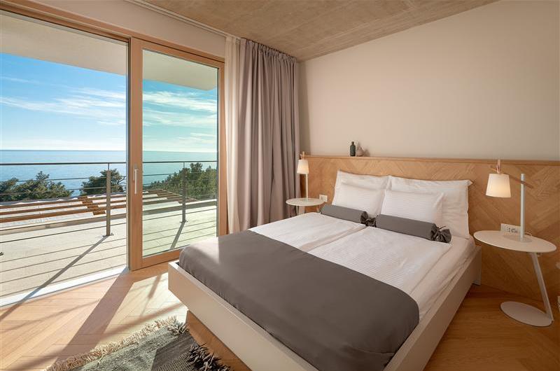 3 bedroom villa with pool and sea views Hvar island sleeps 6
