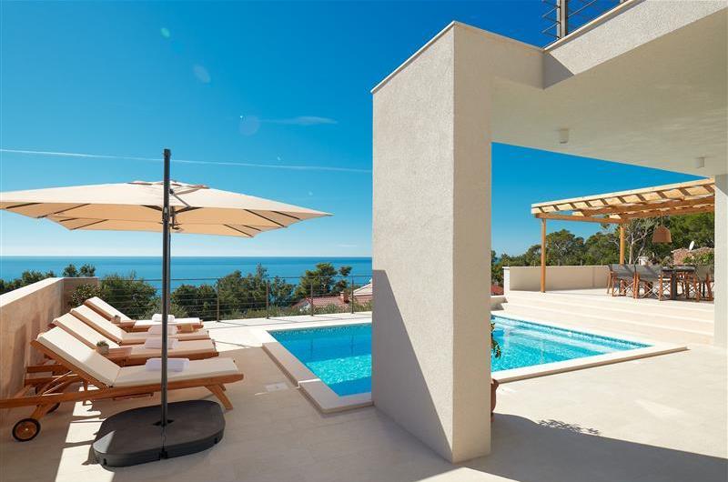 3 bedroom villa with pool and sea views Hvar island sleeps 6