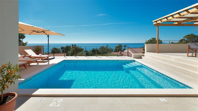 3 bedroom villa with pool and sea views Hvar island sleeps 6