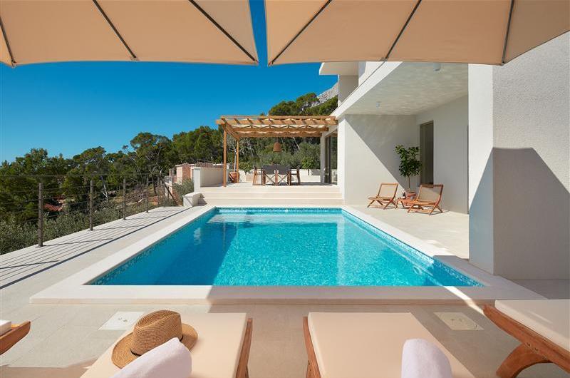 3 bedroom villa with pool and sea views Hvar island sleeps 6