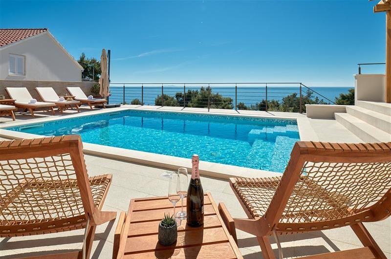 3 bedroom villa with pool and sea views Hvar island sleeps 6