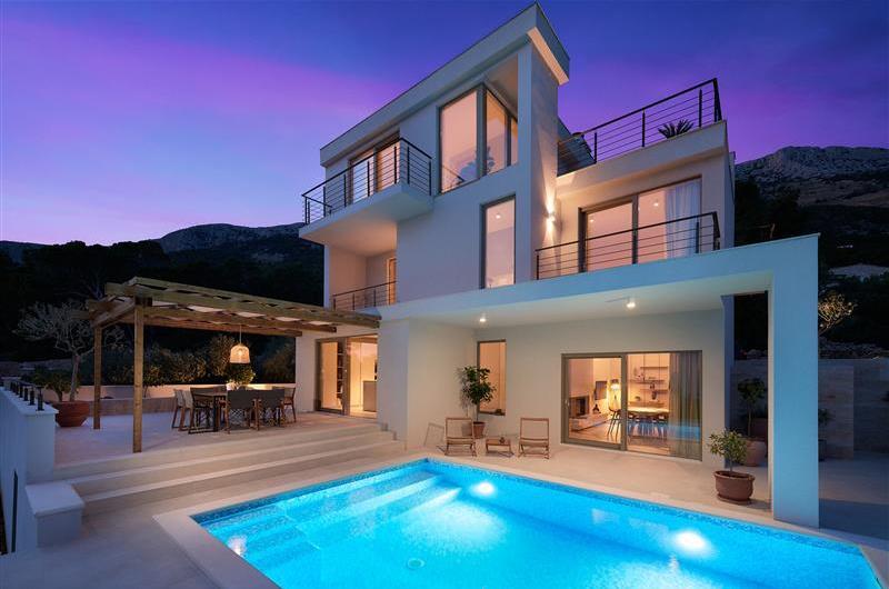 3 bedroom villa with pool and sea views Hvar island sleeps 6