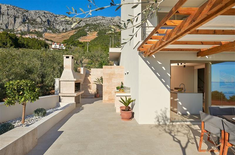3 bedroom villa with pool and sea views Hvar island sleeps 6