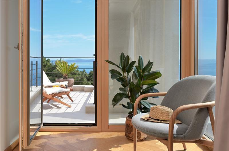 3 bedroom villa with pool and sea views Hvar island sleeps 6