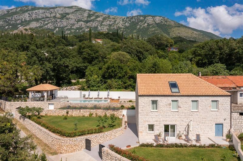 3 bedroom countryside villa with pool near Gruda, Konavle, sleeps 6
