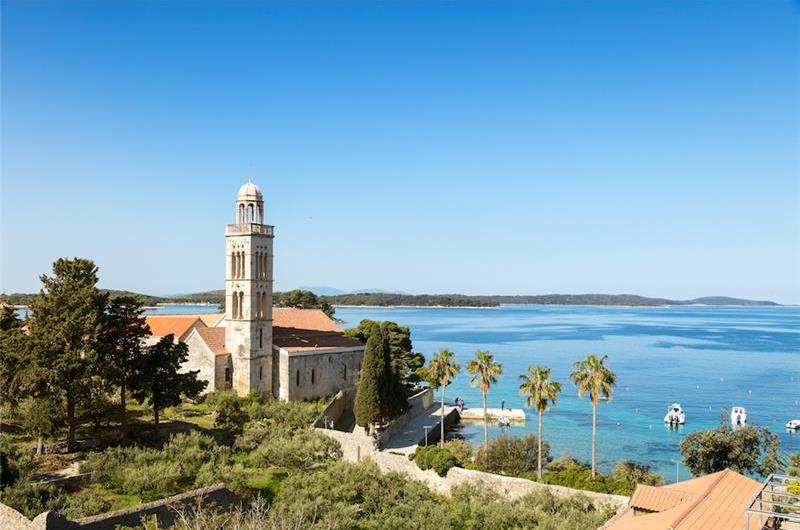 6 bedroom luxury villa with pool in Hvar Town, sleeps 12