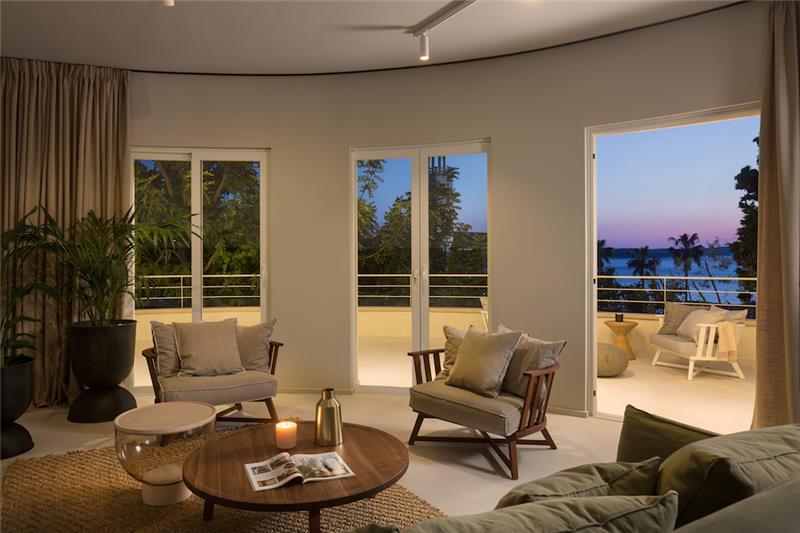 Beachfront villa in Hvar Town, photograph 16
