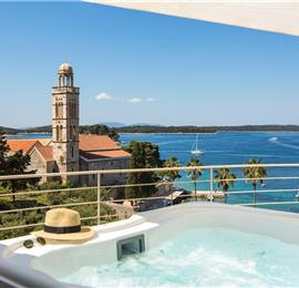 6 bedroom luxury villa with pool in Hvar Town, sleeps 12