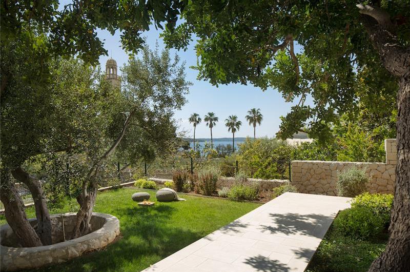 6 bedroom luxury villa with pool in Hvar Town, sleeps 12