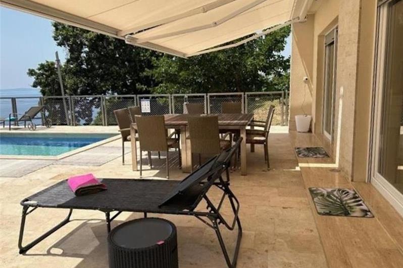 4 bedroom hilltop villa with pool near Jesenice, sleeps 8