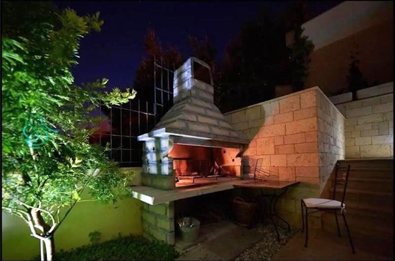 4 bedroom hilltop villa with pool near Jesenice, sleeps 8