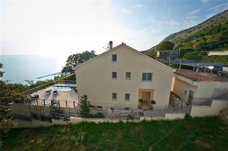 4 bedroom hilltop villa with pool near Jesenice, sleeps 8