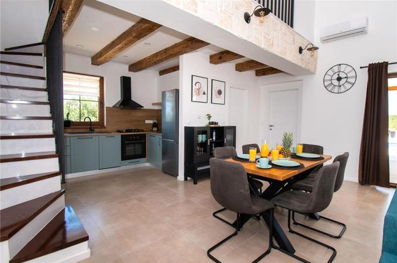 2 bedroom villa with pool near Skradin, sleeps 5