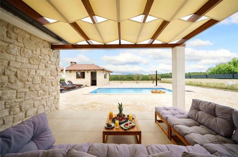2 bedroom villa with pool near Skradin, sleeps 5