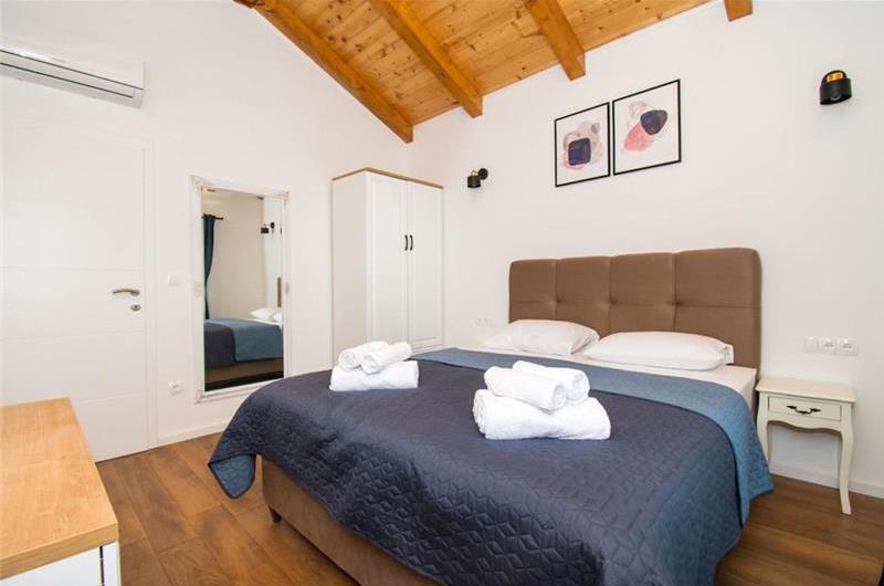 2 bedroom villa with pool near Skradin, sleeps 5