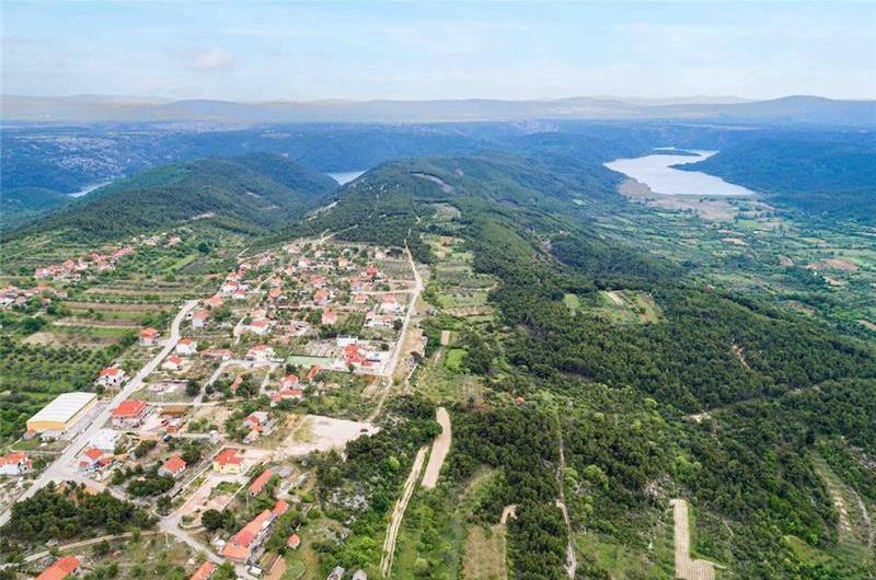 2 bedroom villa with pool near Skradin, sleeps 5