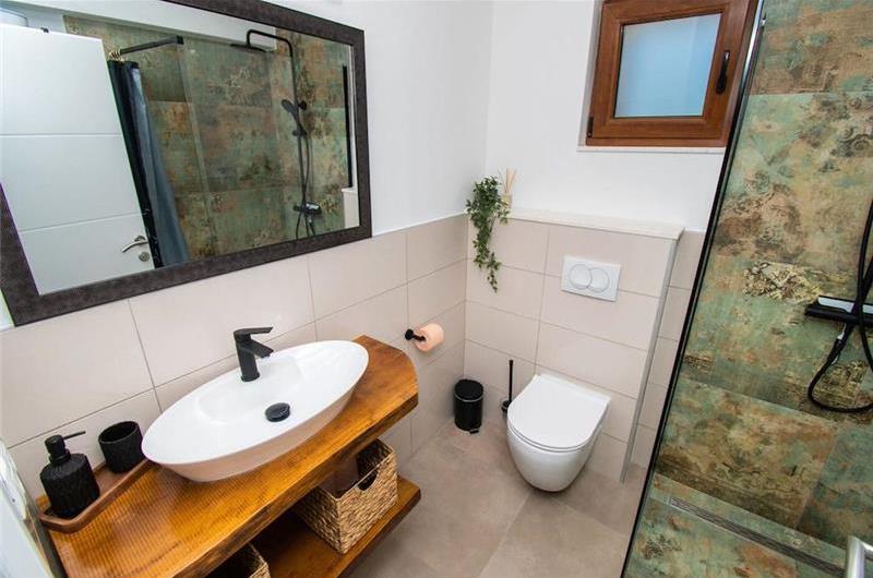 2 bedroom villa with pool near Skradin, sleeps 5