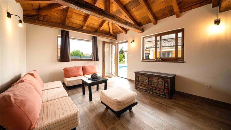 2 bedroom villa with pool near Skradin, sleeps 5
