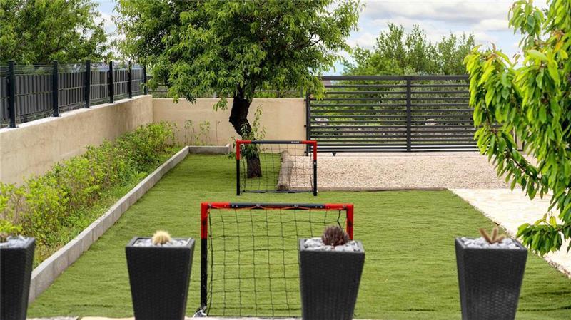 2 bedroom villa with pool near Skradin, sleeps 5