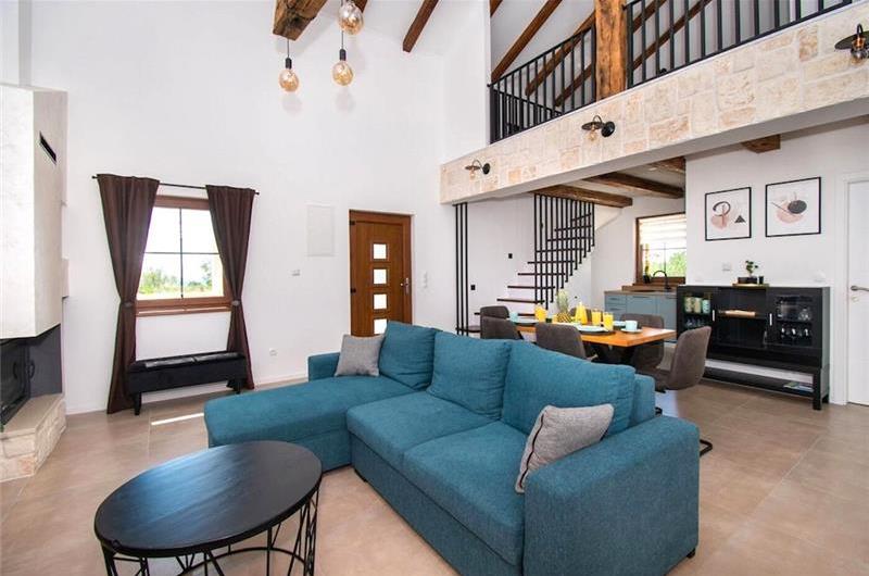 2 bedroom villa with pool near Skradin, sleeps 5
