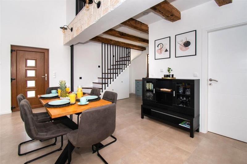 2 bedroom villa with pool near Skradin, sleeps 5