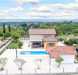 2 bedroom villa with pool near Skradin, sleeps 5