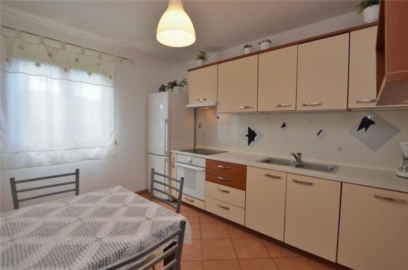 3 bedroom villa with pool near Poreč, sleeps 6