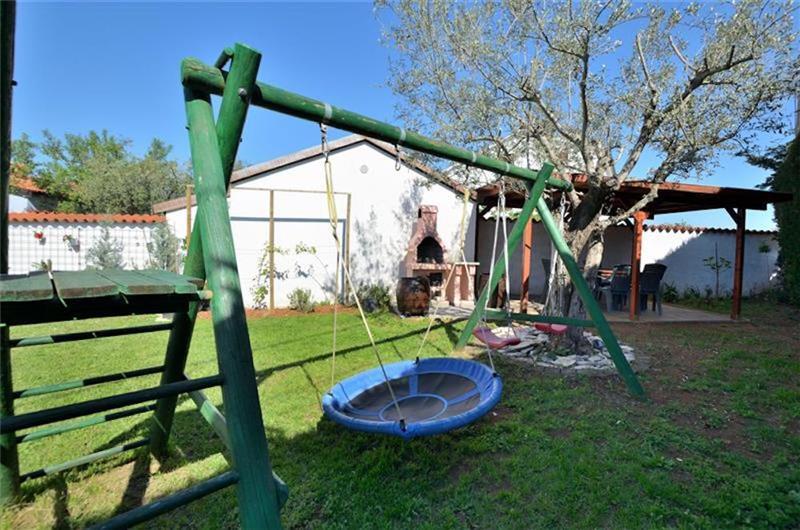 3 bedroom villa with pool near Poreč, sleeps 6