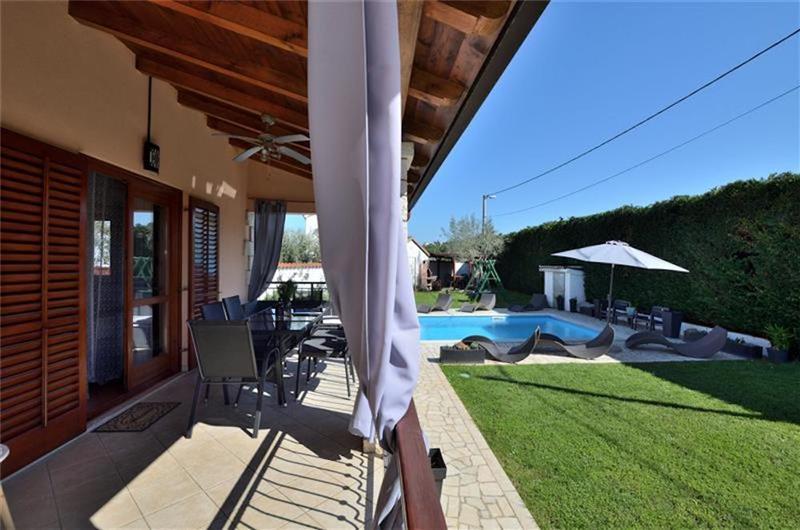 3 bedroom villa with pool near Poreč, sleeps 6