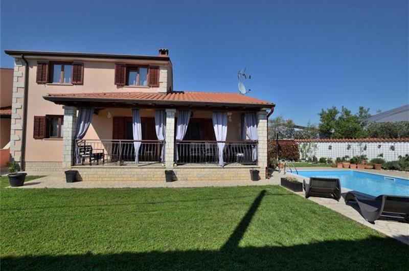 3 bedroom villa with pool near Poreč, sleeps 6