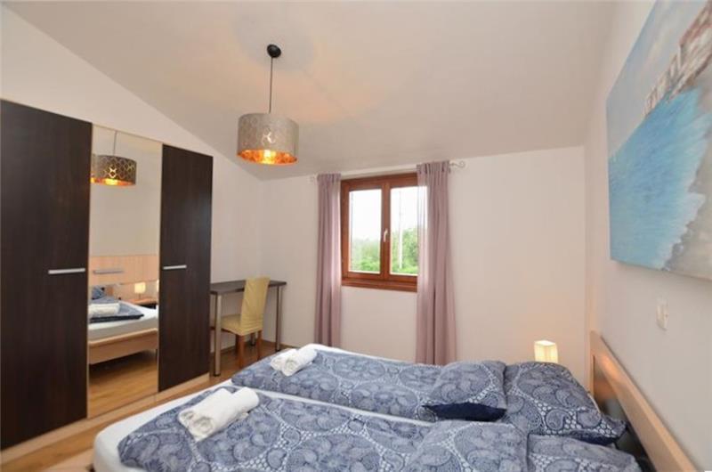 3 bedroom villa with pool near Poreč, sleeps 6