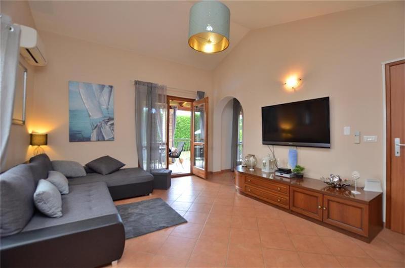 3 bedroom villa with pool near Poreč, sleeps 6