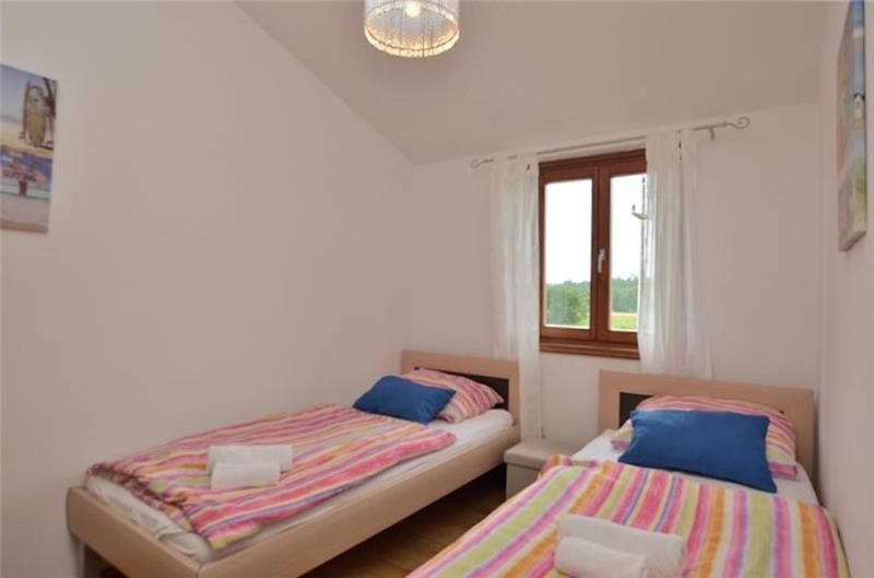 3 bedroom villa with pool near Poreč, sleeps 6