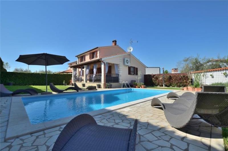 3 bedroom villa with pool near Poreč, sleeps 6