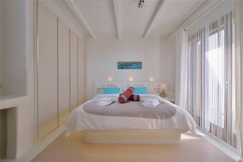 Sea-view villa in Mykonos, photograph 22