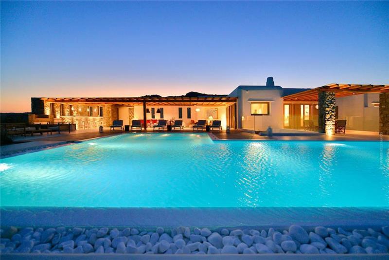 Sea-view villa in Mykonos, photograph 2