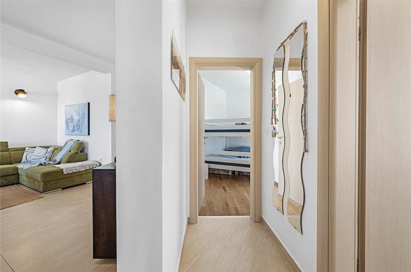 2 bedroom apartment with pool in Okrug Gornji on Ciovo Island, sleeps 6