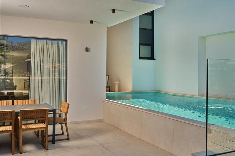 Selection of 5 bedroom seafront villas with pool on Ciovo near Trogir, sleeps 10