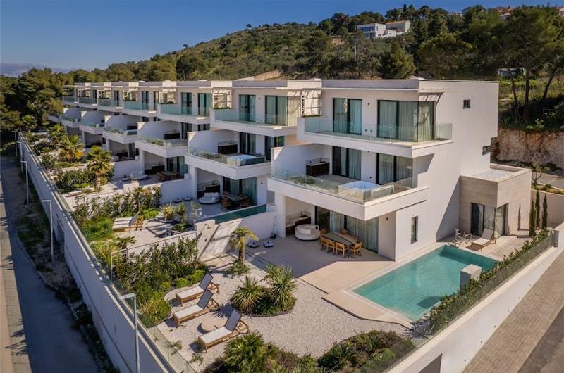 Selection of 5 bedroom seafront villas with pool on Ciovo near Trogir, sleeps 10