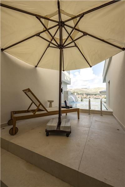Beachfront villa in Ciovo, photograph 13
