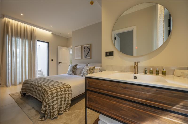 Selection of 5 bedroom seafront villas with pool on Ciovo near Trogir, sleeps 10