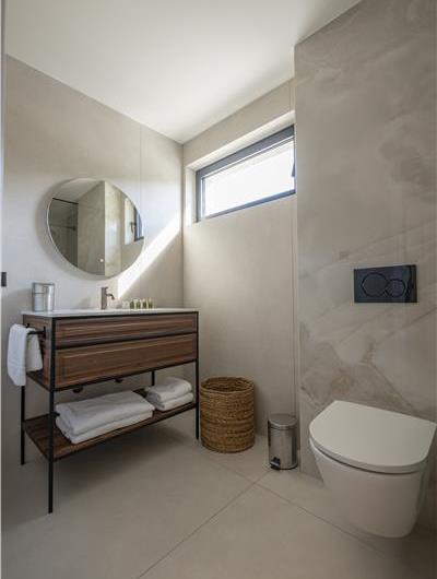 Selection of 5 bedroom seafront villas with pool on Ciovo near Trogir, sleeps 10