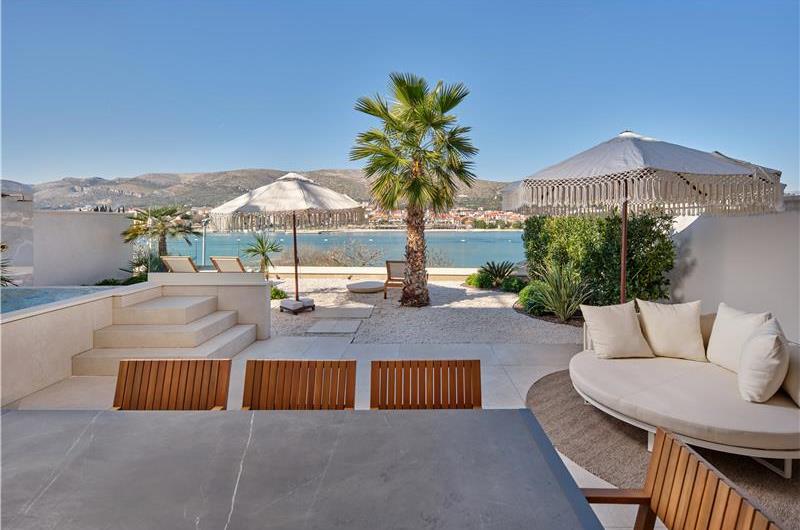 Selection of 5 bedroom seafront villas with pool on Ciovo near Trogir, sleeps 10