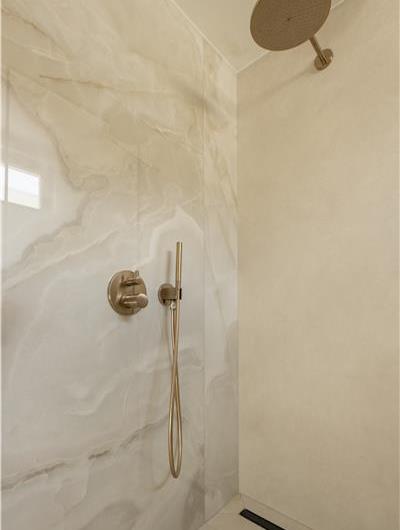 Selection of 5 bedroom seafront villas with pool on Ciovo near Trogir, sleeps 10