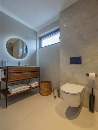 Selection of 5 bedroom seafront villas with pool on Ciovo near Trogir, sleeps 10