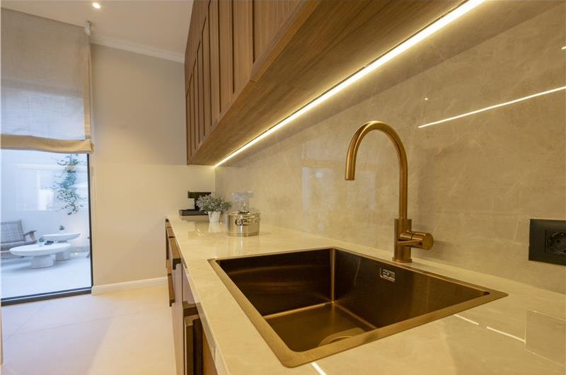 Selection of 5 bedroom seafront villas with pool on Ciovo near Trogir, sleeps 10