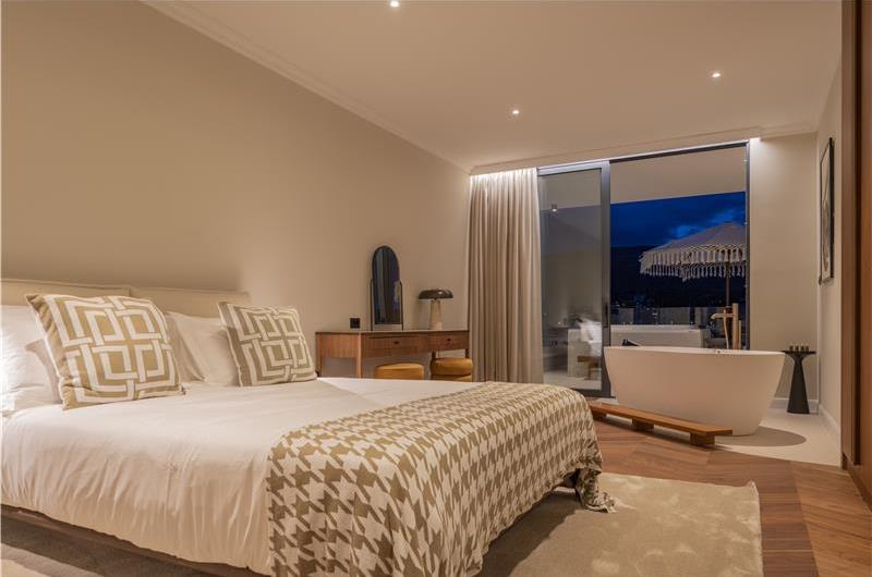 Selection of 5 bedroom seafront villas with pool on Ciovo near Trogir, sleeps 10