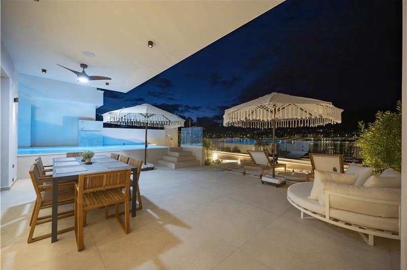 Selection of 5 bedroom seafront villas with pool on Ciovo near Trogir, sleeps 10