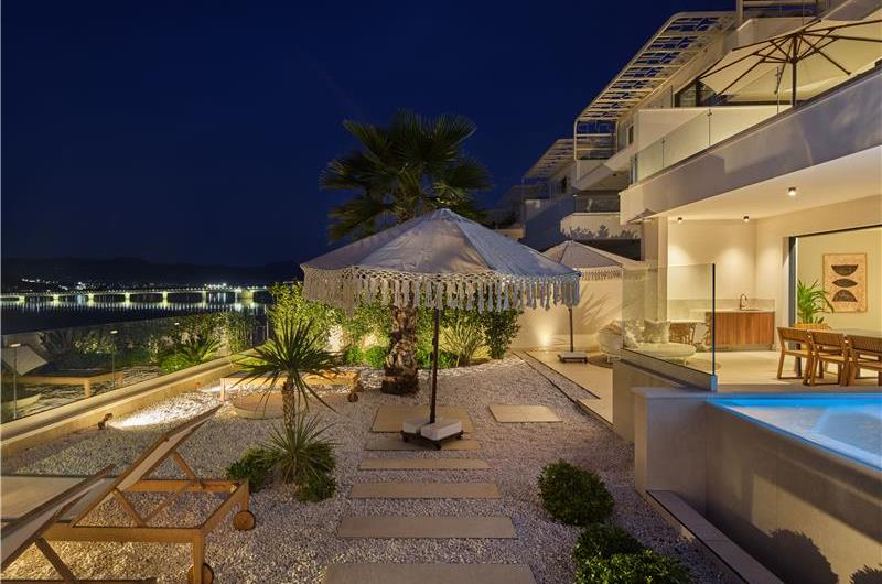 Selection of 5 bedroom seafront villas with pool on Ciovo near Trogir, sleeps 10